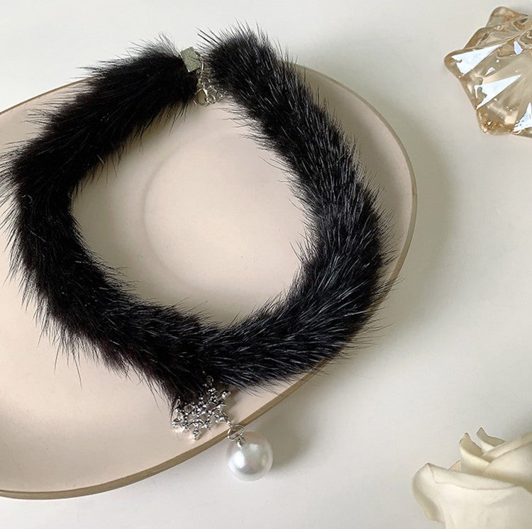 Winter Plush Snowflake Black White Fur Collar Necklace - Sugarplum Store