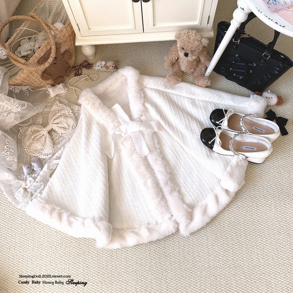 Dormir Doll Snow Brown Red Blue Cream Fur Cape
