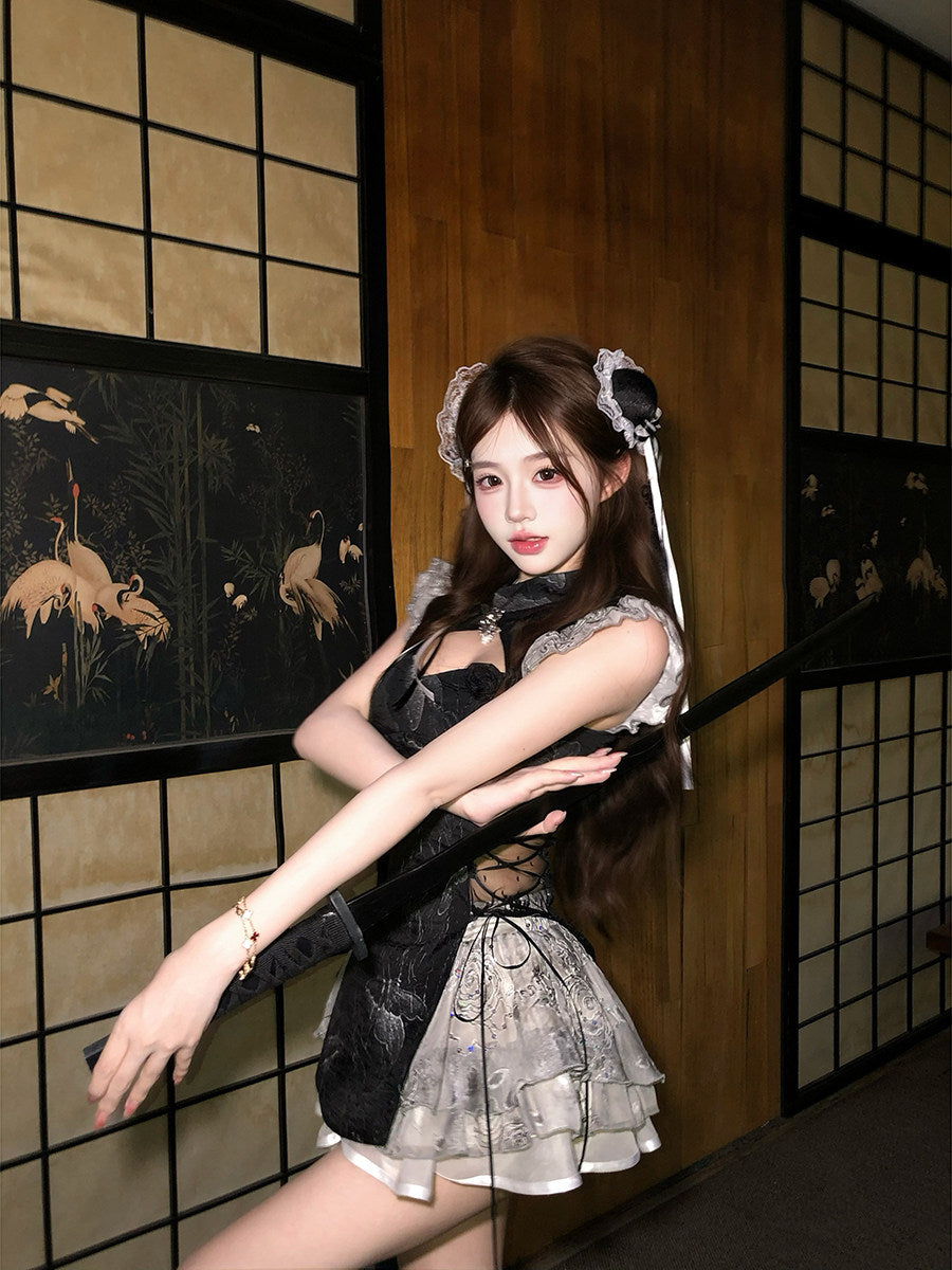 Woman in a chinese outfit posing in front of a traditional Japanese shoji screen.