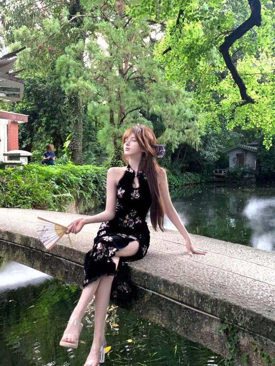 Creamy Cute Warlord Lady Black Cheongsam Dress