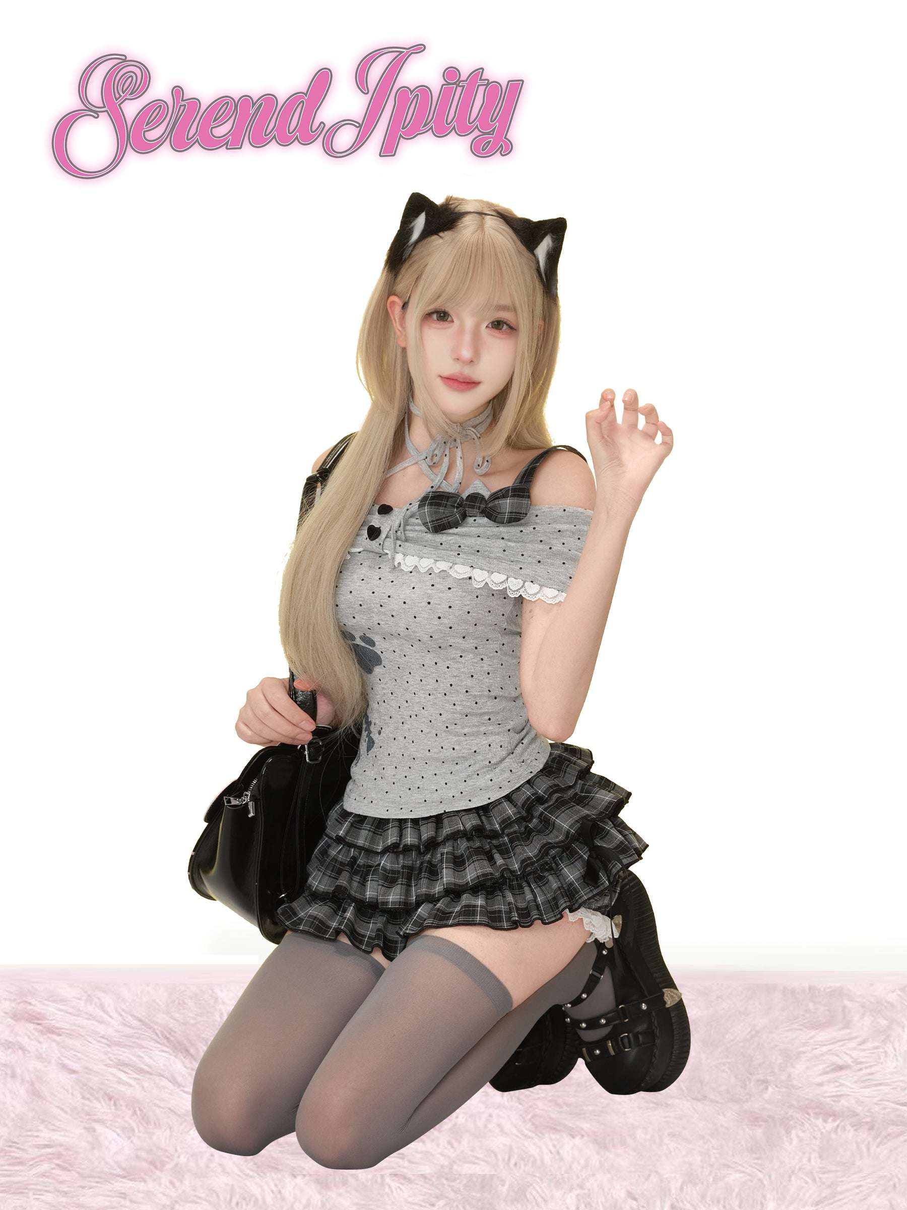 homey two-piece set featuring cute meow motifs and plaid bloomers